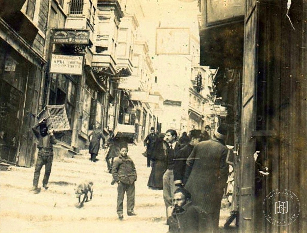 Karaköy — Arşivden bir görünüm