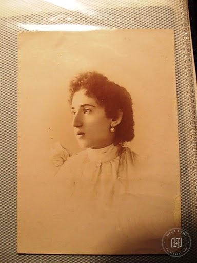 WOMEN — Archive image