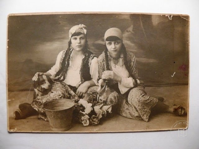 WOMEN — Archive image