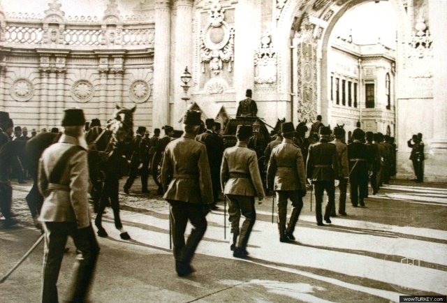 Dolmabahçe Palace Saltanate Gate