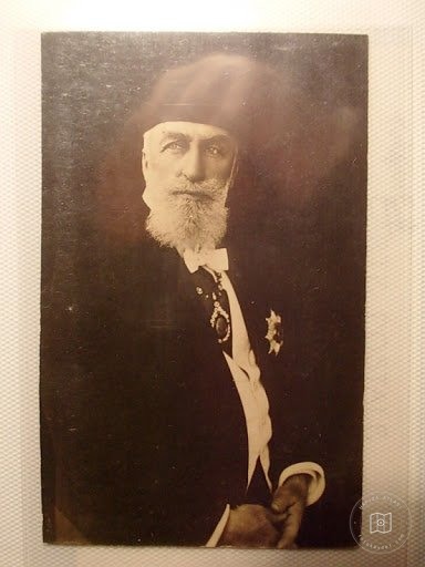 Hanedanlar — Portre / Kişi Görseli