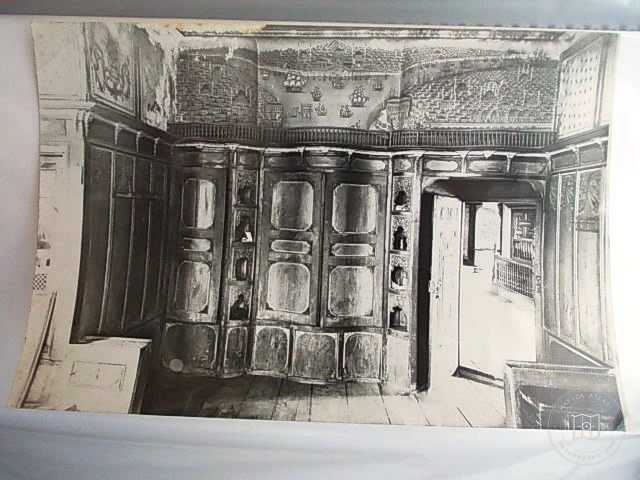 Mansions, Kiosks and Pedestrians — Archive image