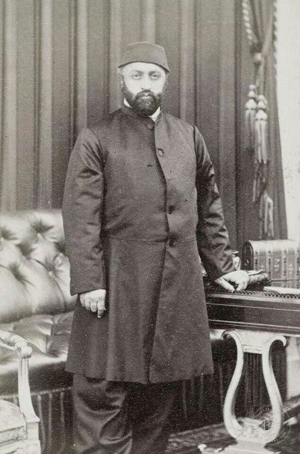 Hanedanlar — Portre / Kişi Görseli