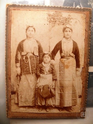 WOMEN — Archive image