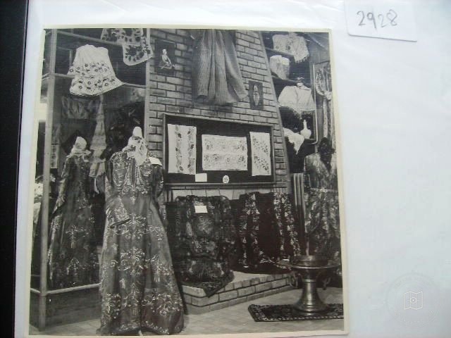 WOMEN — Archive image