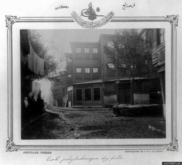 Mansions, Kiosks and Pedestrians — View from the archive
