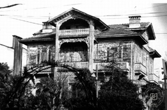 Mansions, Kiosks and Pedestrians — Archive record