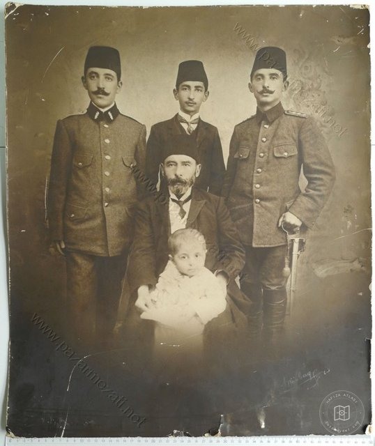 İsmet Paşa ve Ailesi