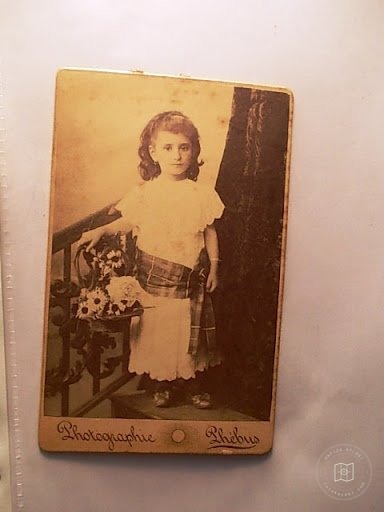 WOMEN — Archive image