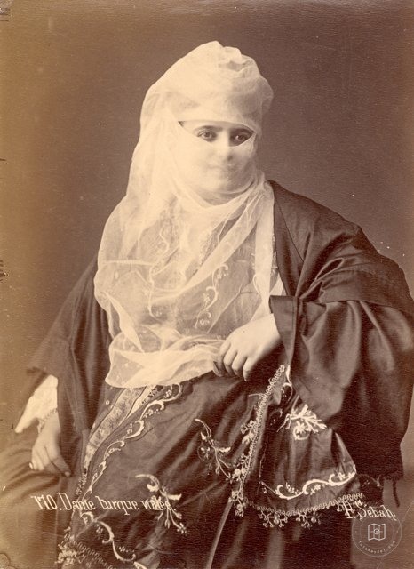 Kadınlar — Arşivden bir görünüm