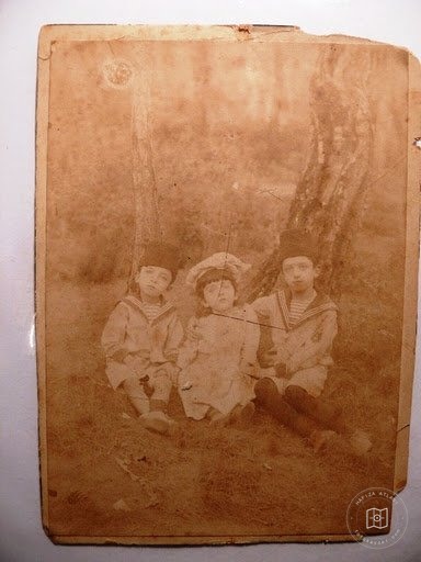 WOMEN — Archive image