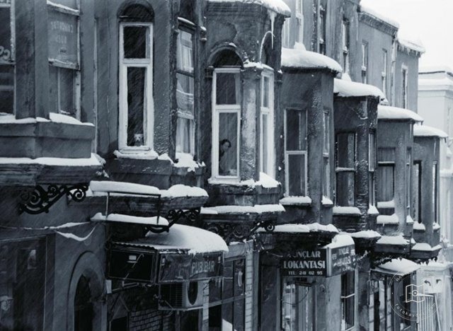 Mansions, Kiosks and Pedestrians — Album plate