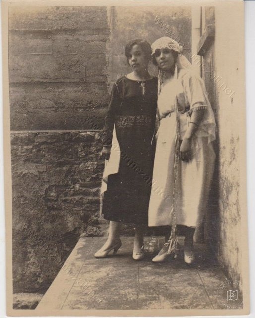 Kadınlar — Arşivden bir görünüm