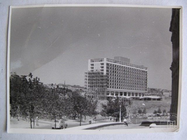 hilton hotel construction