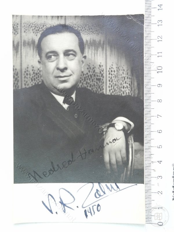 Historical Contacts — Portrait from the archive