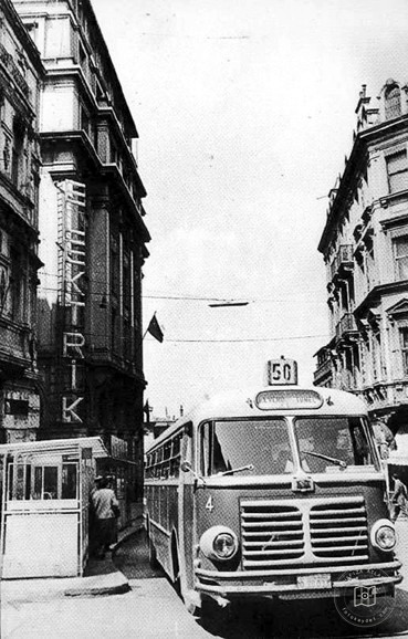 Bus and Street Life in Beyoğlu