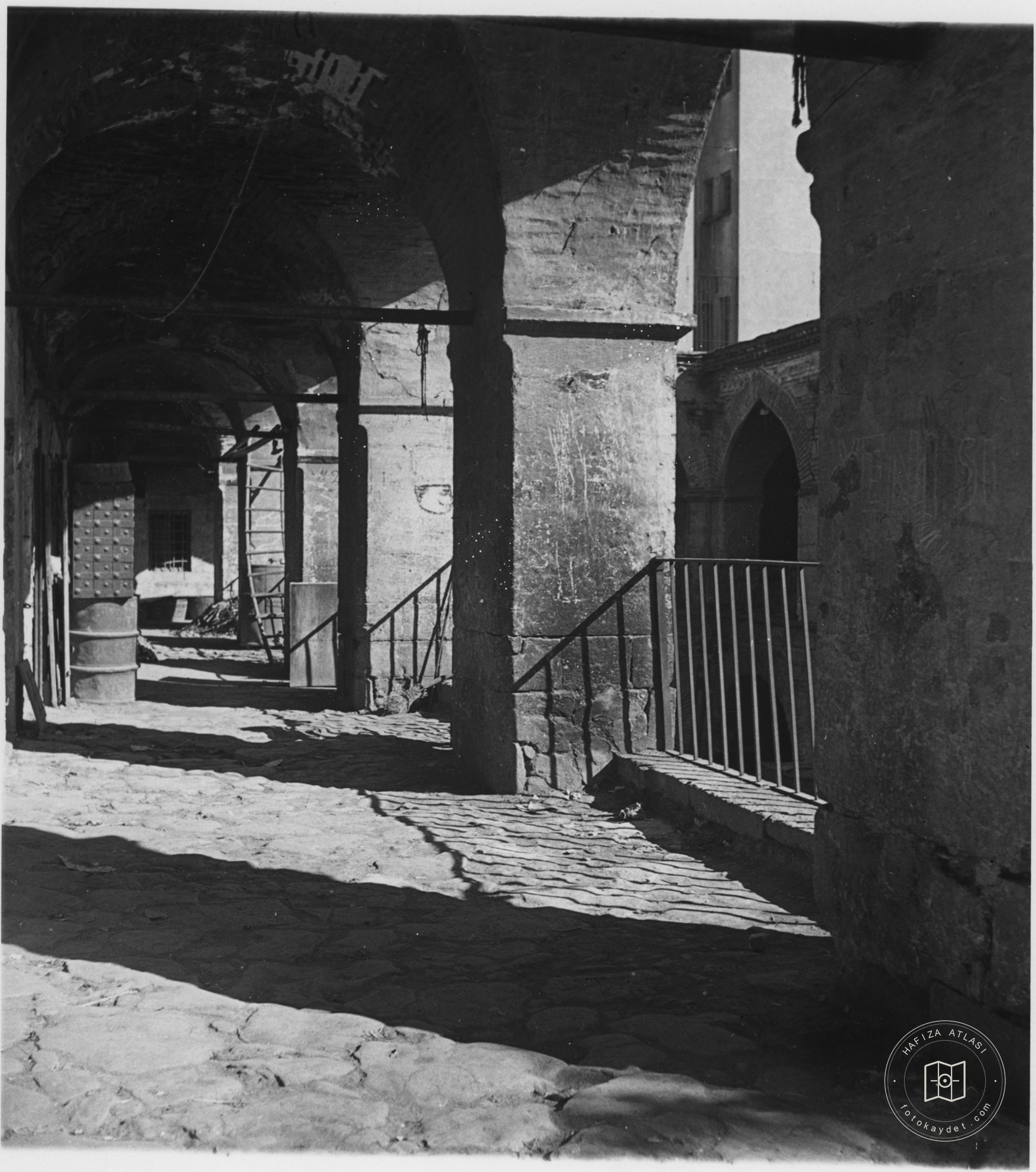 Tarihî Kent ve Yapı Görünümleri — Arşiv Görseli