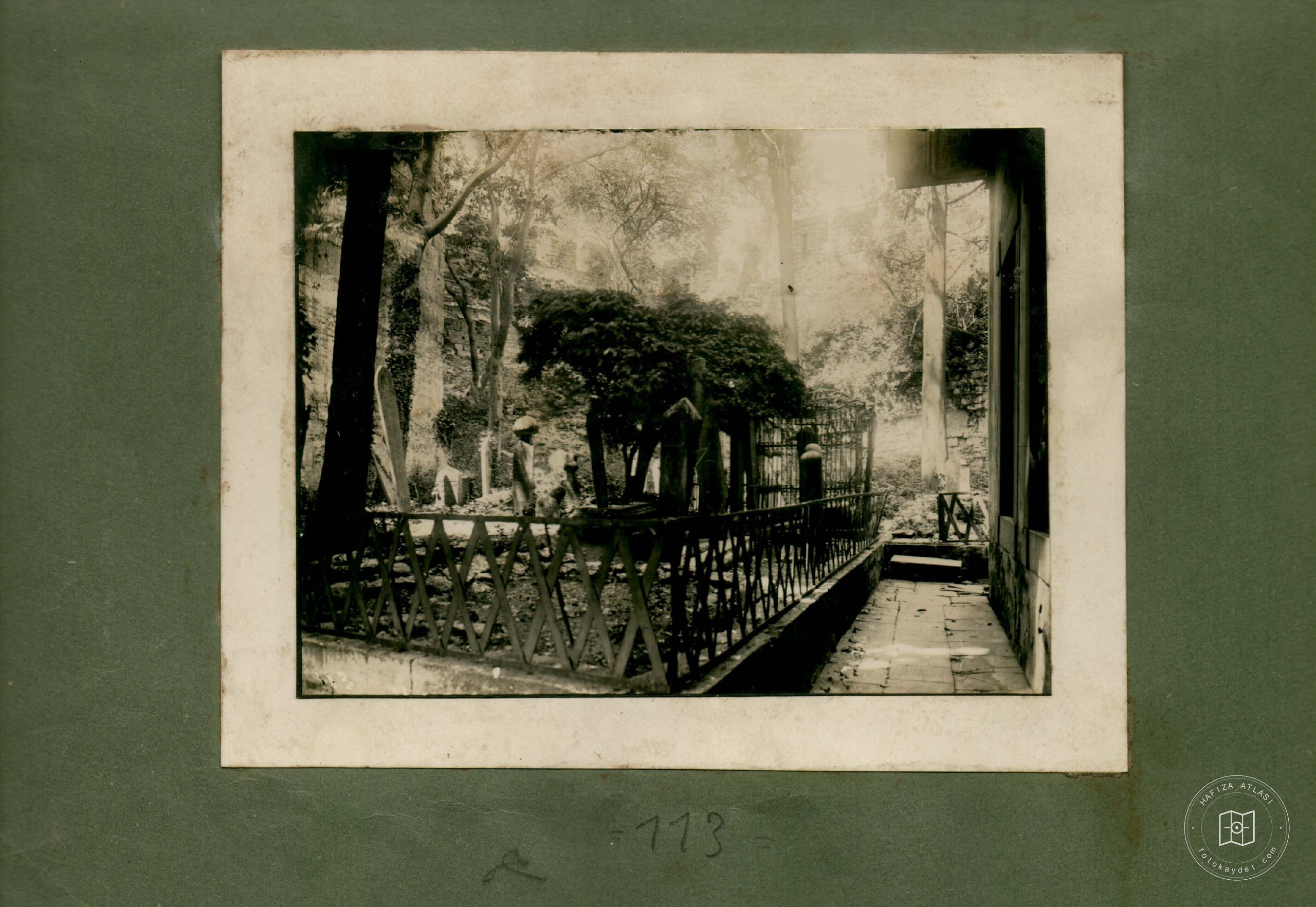 TOKLU IBRAHİM DEDE Tomb — Archive image