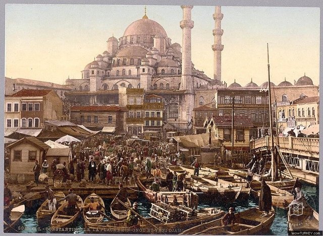 New Mosque Mosque And Eminonu Bazaar