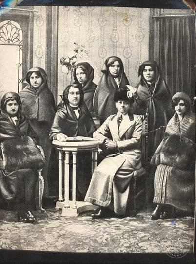 Kadınlar — Arşivden bir görünüm