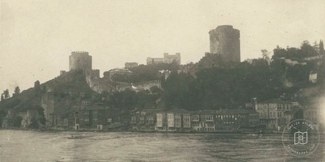 Denizden Rumeli Hisarı ve Çevresi Görünümü · 1910’lu yıllar
