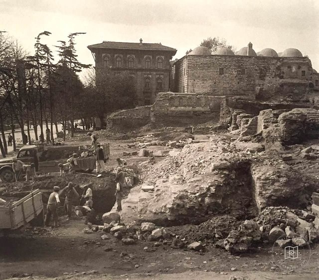 Hippodrome Scraps - Sultanahmet · 1948