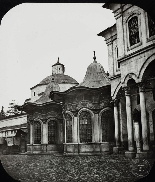 Nusretiye Mosque Sebil and Muvakkithane · Claude-Marie Ferrier Photo · 1850s