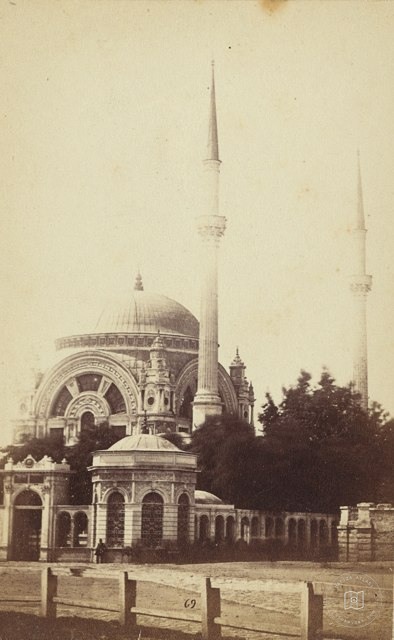 Dolmabahçe Camii · Pascal Sébah Fotoğrafı · 1870 Civarı