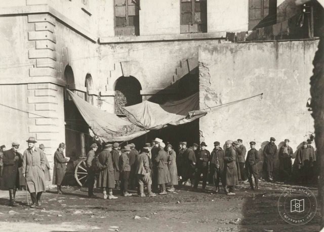 Dolmabahçe Saray Tiyatrosu’nda Rus göçmenler · 1920–1923