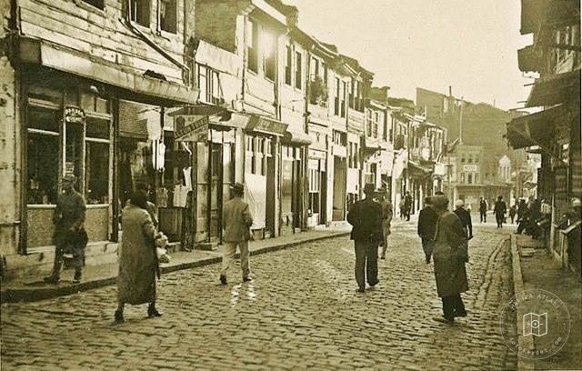 Beyazıt Okçularbaşı Caddesi · 1930'lu Yıllar