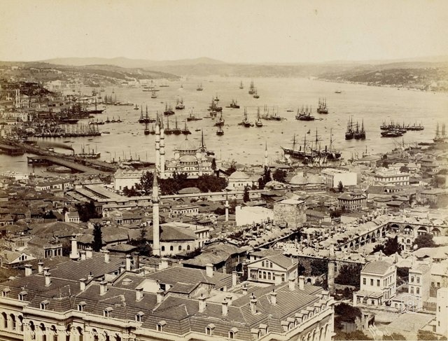 Beyazıt Kulesi'nden Eminönü Yönü · Pascal Sébah Fotoğrafı