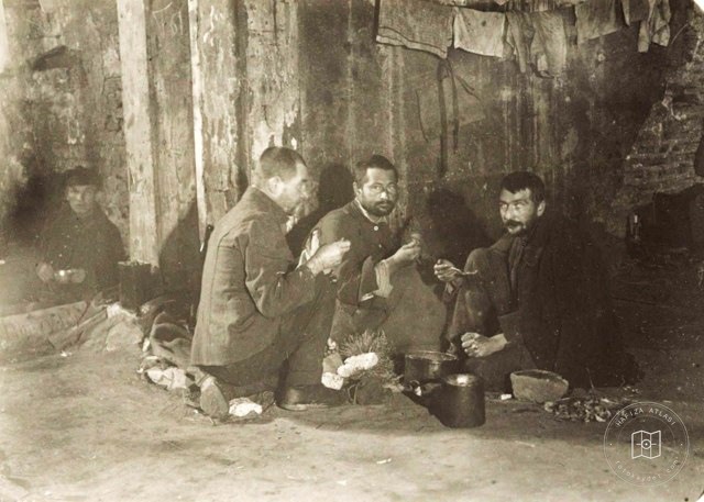 Dolmabahçe Saray Tiyatrosu’nda Rus göçmenler · 1920–1923