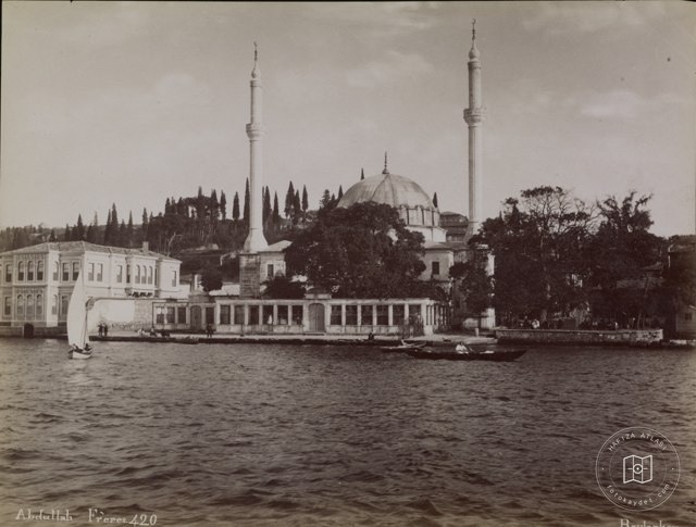 Beylerbeyi Mosque · Abdullah Fréres Photo