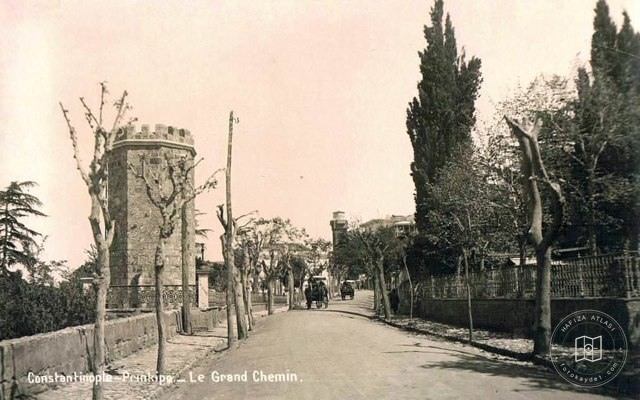 Büyükada Nizam Caddesi