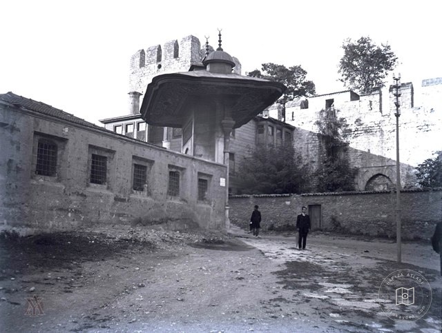 Ayasofya Signs Gate , Soğukçeşme Street Input · 1954