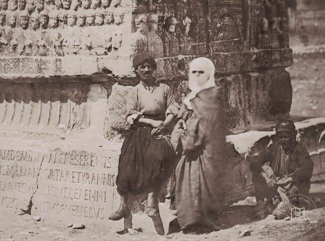 Dikilitaş James Robertson fotoğrafı