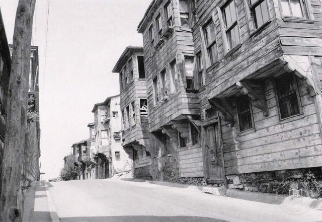 Soğukçeşme Sokağı