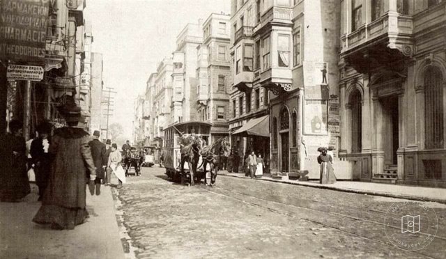İstiklal Caddesi’nde Atlı Tramvay