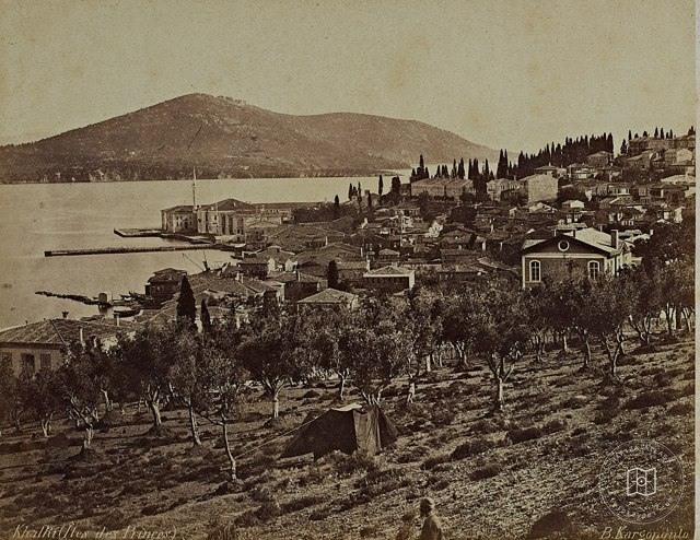 Heybeliada · Basile Kargopoulo Fotoğrafı