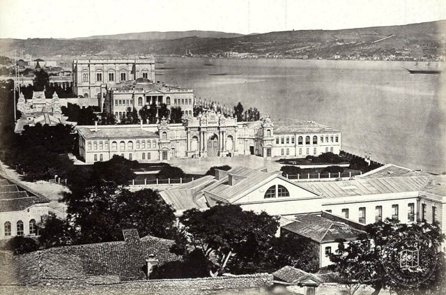 Dolmabahçe Sarayı