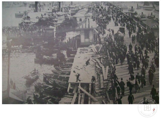 Ahşap Galata Köprüsü'nün Sökülüşü, 1912