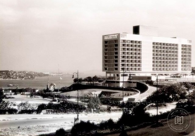 Hilton, 1955