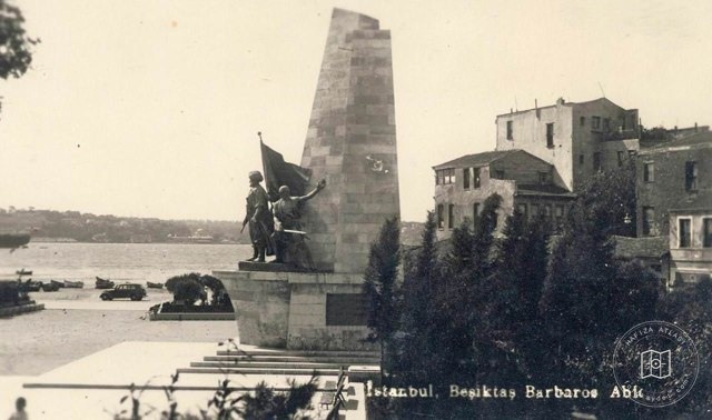 Beşiktaş Barbaros Anıtı