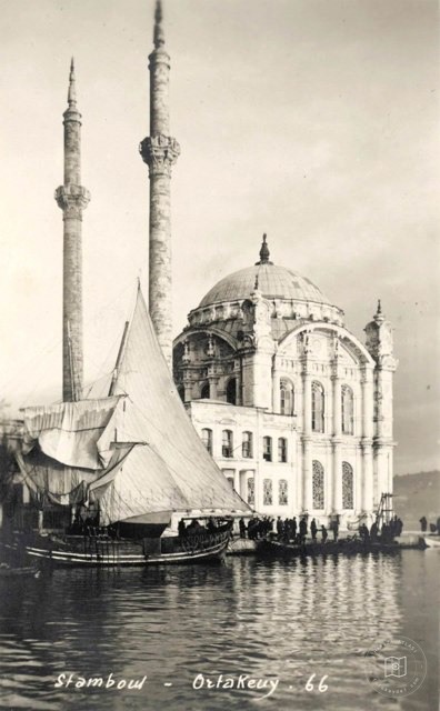 Ortaköy Camii