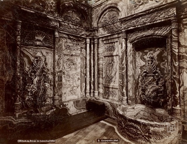 Dolmabahçe Sarayı'nda Banyo Basile Kargopoulo Fotoğrafı 1875