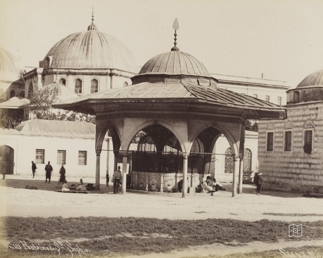 Ayasofya Şadurvan · Sébah and Joaillier Photo · 1890