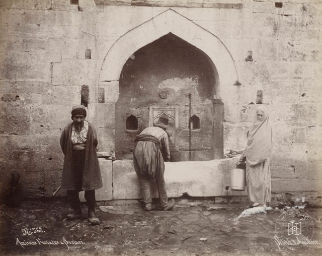 Üsküdar'da Çeşme · Sébah & Joaillier Fotoğrafı