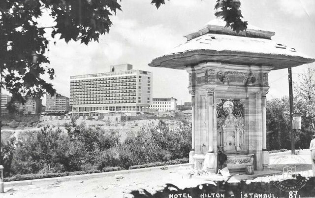 1957 yılında Nusretiye Camii önünden Maçka'ya taşınan II. Abdülhamit Çeşmesi