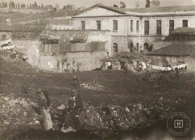 Dolmabahçe Saray Tiyatrosu’nda Rus göçmenler · 1920–1923