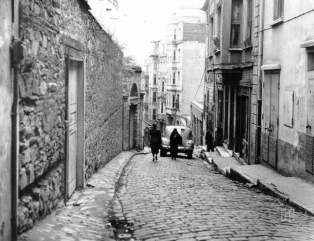 Kumbaracı Yokuşu, Beyoğlu 1945